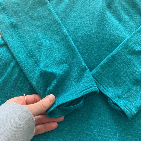 Patagonia capilene base layer size small - Picture 4 of 5